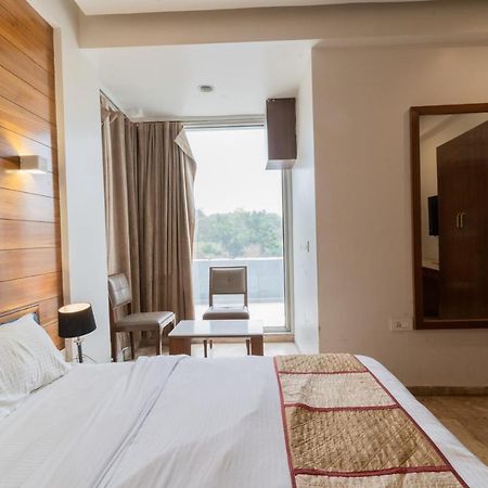 Hotel Kyra Airport Ahmedabad Extérieur photo