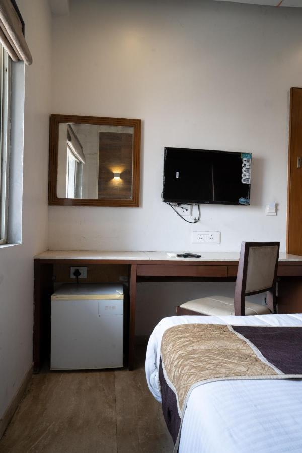 Hotel Kyra Airport Ahmedabad Extérieur photo